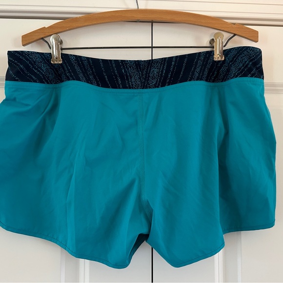 Patagonia Women's Running Shorts, 2.5” inseam, like new - Picture 4 of 12